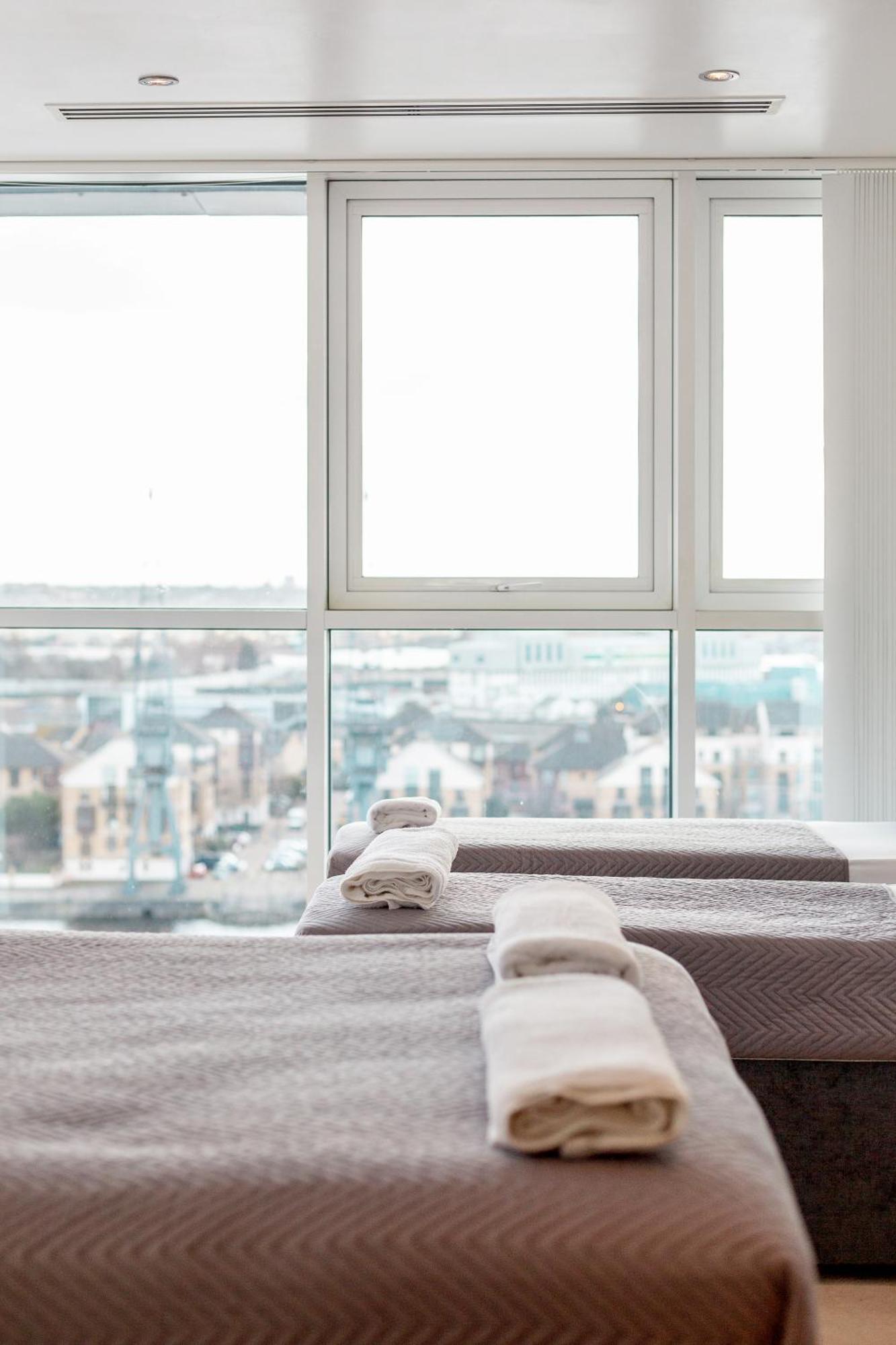 Excel Dock Apartments Лондон Екстер'єр фото