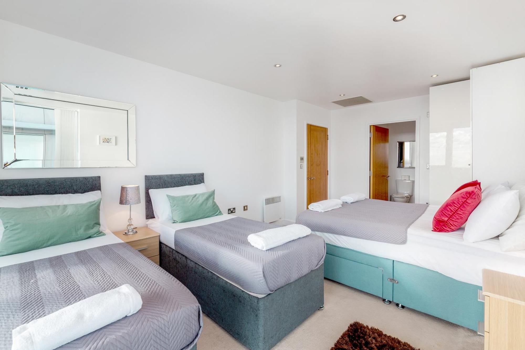 Excel Dock Apartments Лондон Екстер'єр фото