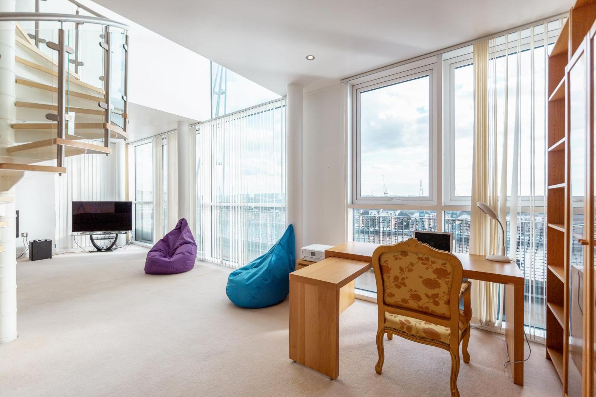 Excel Dock Apartments Лондон Екстер'єр фото